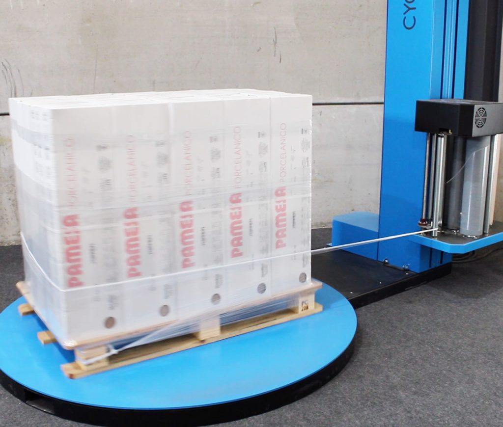 Semi-automatic pallet wrapping machine
